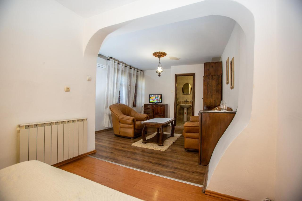 Oazis Family Hotel Lovech Exterior foto